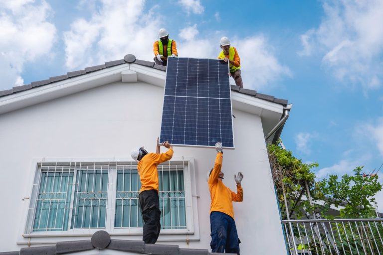 vente maison avec panneaux photovoltaïques Alpes Maritimes