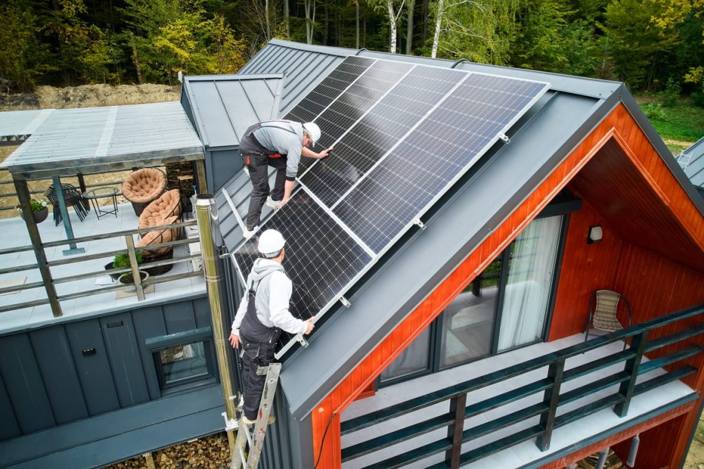 vente maison avec panneaux photovoltaïques Alpes Maritimes